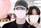 NCT 127 쟈니 ‘모자 속 반짝이는 눈빛’