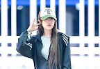 최예나 출국, \'남다른 패션 센스\' 