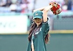  한지은 \'멋진 와인드업\'