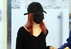 홀로 입국하는 에스파 지젤
