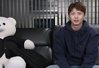 \'자취 8년 차\' 육성재, 온통 블랙으로 도배한 동굴집 최초 공개 