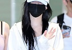 아이브 이서 ‘새침한 손인사’