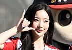  트리플에스 유연, \'빛나는 미모\'