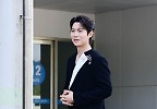 손태진 \'환호성 부르는 등장\'