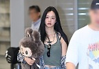 혜리, 시크한 입국 