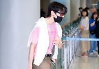 BTS 제이홉,\'가벼운 인사\' 