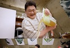 ‘편스토랑’ 김준현, 역대급 대용량 꿀김치말이국수 뚝딱!