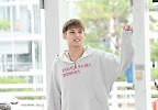세븐틴 민규 ‘큰 키에 작은 얼굴로 완벽한 비율 뽐내며’