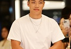 황희찬, 두 손 모은 입장