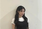 \'워터밤 퀸\' 권은비, 이번엔 \'러블리\'로 팬심 적셨다