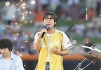 축하공연 펼치는 이무진