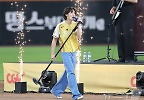 열정적인 축하공연 펼치는 잔나비