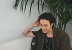 스트레이키즈 방찬, \'남친룩\'의 정석...해맑은 웃음에 스타일까지 완벽