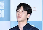  설정환 \'떨리는 첫 영화 시사회\'