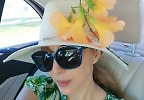 \'56세\' 김완선, 이 나이에 이렇게 상큼하다니…청량 비주얼+수영복 자태 감탄만 나와