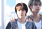 아홉 차웅기 ‘귀여운 손인사’