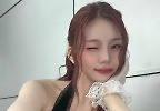 비비지 엄지, 과감한 크롭에 \'크로셋\' 더하다..룩마다 캐릭터 생성 완료
