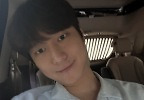 고경표 키링남이었네, ‘팬 공략’ 미소도 한스푼 