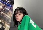 윈터, 숙일수록 더 또렷해지는 11자 복근…접힌 뱃살無 이게 가능해?