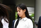 뉴진스 민지, 어두운 표정으로 법원을 나서며