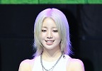  영파씨 정선혜 \'귀여운 토끼 미소\'