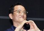 ‘좀비딸’ 필감성 감독, 하트도 감성이 가득~ 