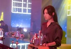 ‘에스콰이어’ 클럽 간 정채연, 훅 들어온 그 남자