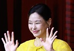 밝은 미소 짓는 이하늬
