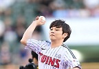 최현우, 마술 시구