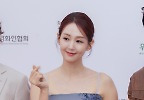 오정연 \'우아한 손가락하트\' 