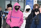 입국하는 알파드라이브원 