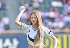  키스오브라이프 벨 \'눈부신 시구\'
