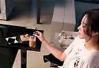 김사랑, 48세 안 믿기는 동안 페이스…\'꾸안꾸\' 스타일도 화보 그 자체 