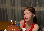 방민아, ♥온주완과 결혼 후 첫 생일…케이크 앞 미소 \