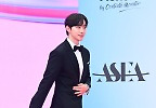 이준호, 화보같은 발걸음 
