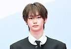 알파드라이브원 안신 ‘작은 얼굴에 꽉 찬 잘생김’