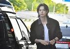 이채민, 멋진 비주얼이 다 한 출국장  