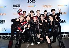 싸이커스, 화요일에 쇼케이스