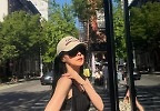 이영애, 55세 안 믿기는 슬렌더 핏…명품 모자 쓰고 뉴욕 거리 등장 