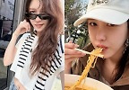 이지아, 배꼽 피어싱 포착…깡 말랐는데 라면도 먹네