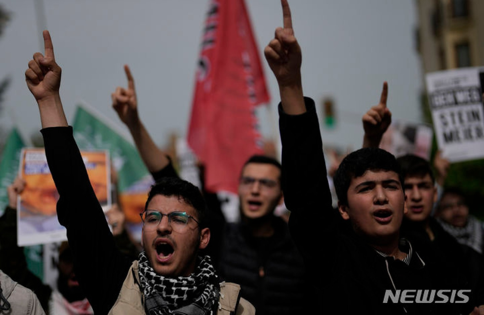 "독일, 이스라엘 지지 반대" 외치는 튀르키예 시위대
