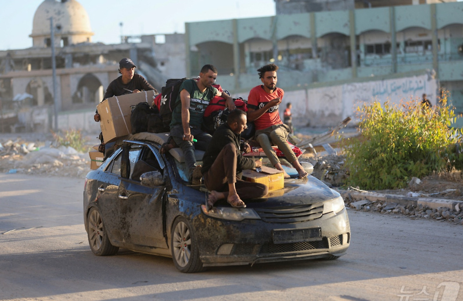 [포토] 대피령에 피난 가는 가자 주민들