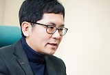 '악마판사' 문유석 작가 "디스토피아 설정? 코로나19로 달라진 세계 무서워" 
