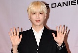  코카콜라는 용서했지만…강다니엘, '스맨파' MC 자질 논란ing