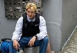 김우빈, 넷플 흥행 홈런ing…'택배기사'→'무도실무관' 글로벌 TOP