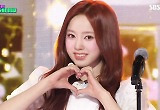 ‘더쇼’ 유니스, ‘SWICY’→‘뭐해?라는 씨앗에서’로 싱그러운 봄 에너지 선사