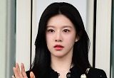  고윤정. S대 미대 출신이었다…"대학내일 표지 모델 발탁 후 배우로" 