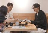 전현무, 이동휘에 티셔츠 선물한 이유 있었네 “‘톡파원’ 무조건 나와야”