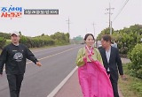 '심현섭 결혼 추진' 이천수, ♥신혼여행 따라갔나?…제주 입국장서 '포착' 
