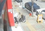 강아지가 끌고 다닌 의자, 차량 1000만원 손해…견주는 뻔뻔 "너무 억울할 것 같아"
